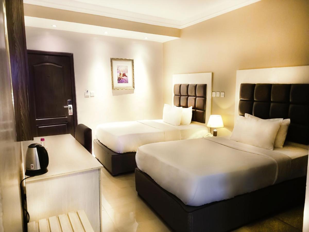 Swiss International Beland Hotel โอเวอร์รี ภายนอก รูปภาพ
